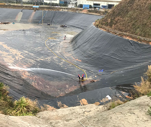 珲春废水池清理